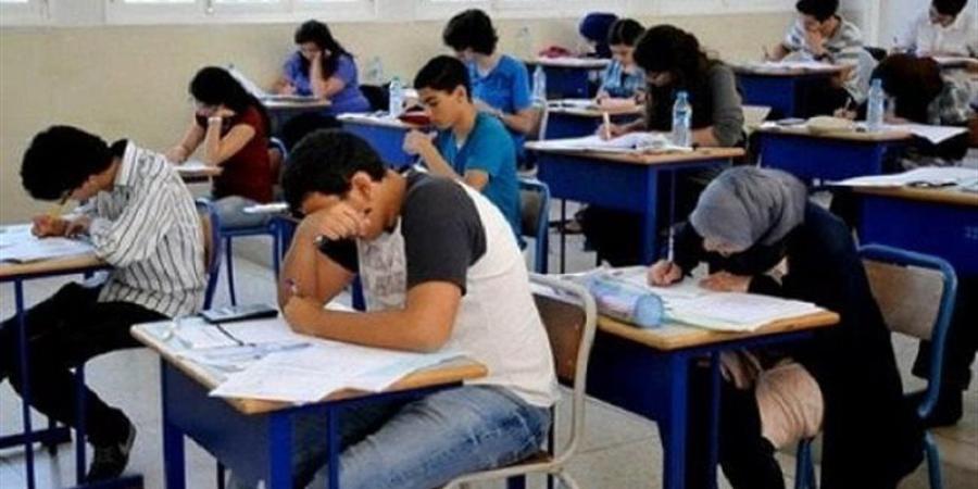 طلاب الثانوية العامة يؤدون اليوم امتحان مادة اللغة الأجنبية الأولى - المدينة برس