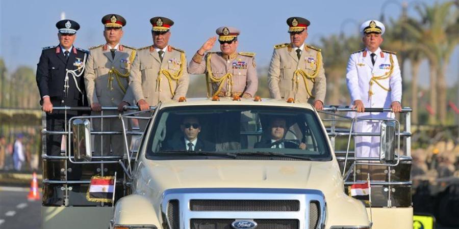 القيادة الاستراتيجية، السيسي يشهد استعراض إمكانيات أجهزة الدولة لمُجابهة الأزمات والكوارث.. يتفقد اصطفاف المعدات ومركز العمليات وجاهزية شبكات الاتصال والتعامل مع أي طوارئ لحماية أمن الوطن - المدينة برس