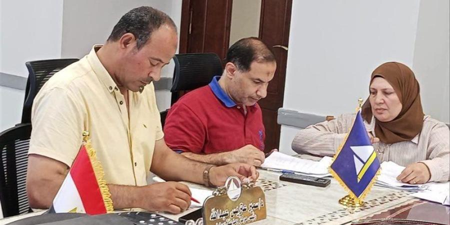 رئيس مدينة دمياط يلتقي المواطنين لبحث شكواهم في اليوم المفتوح - المدينة برس