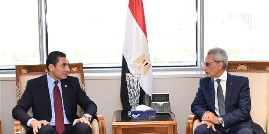 وزير الشباب والرياضة يلتقي وزير شئون المجالس النيابية لبحث تعزيز التعاون - المدينة برس