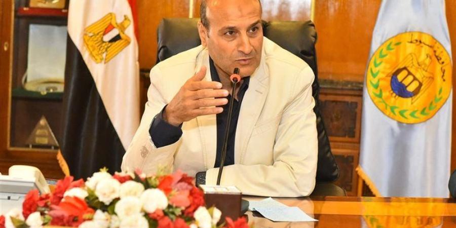 عمل أسيوط: توفير فرص عمل لـ 735 مواطنًا ومنح 1127 شهادة قياس مهارة وكارنيه مزاولة مهنة خلال يونيو - المدينة برس