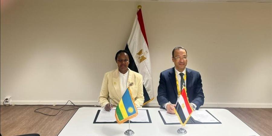 وزير الاتصالات يوقع مع نظيرته الرواندية مذكرة تفاهم لتعزيز التعاون - المدينة برس