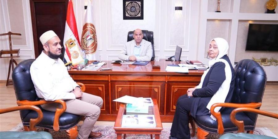 تعاون بين وزارة العمل وطائفة البهرة لتسريع مشروعات ترميم المساجد الأثرية - المدينة برس