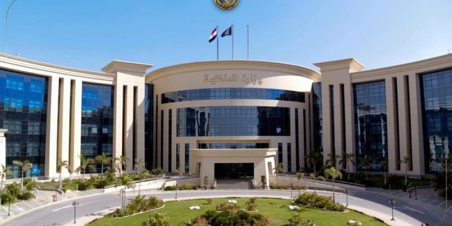 ضبط طالب بتهمة إدارة صفحة على "فيسبوك" للترويج لبيع الألعاب النارية بقنا - المدينة برس