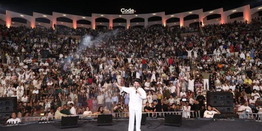 حميد الشاعري يشعل حفل مهرجان المسرح الروماني فى الساحل (صور) - المدينة برس