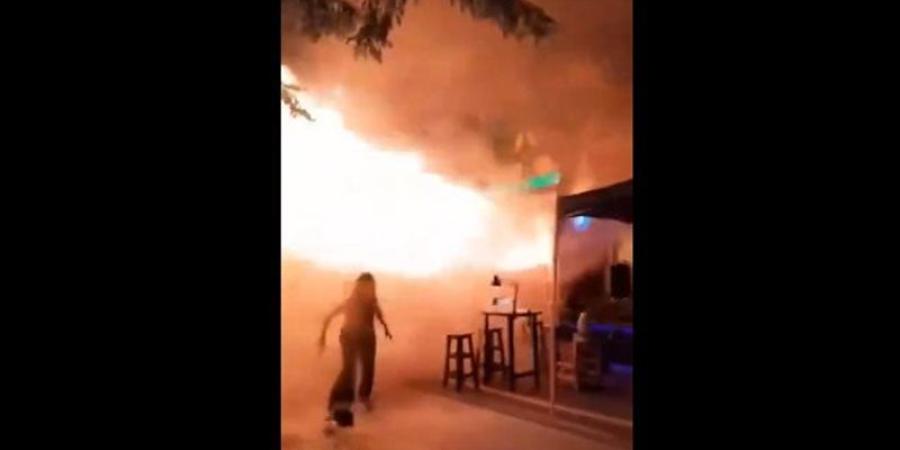 صدمة ورعب في تايلاند، لحظة اندلاع حريق هائل بملهى ليلي ومقتل 30 شخصًا (فيديو) - المدينة برس