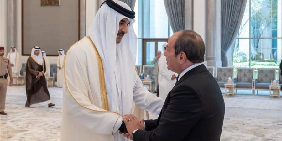 السيسي يعزى أمير قطر في وفاة الشيخ حمد بن خليفة آل ثاني (صور) - المدينة برس