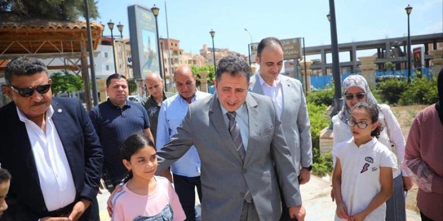 محافظ دمياط يتفقد مكتبة مصر العامة الجديدة ويشيد ببرامج بناء الإنسان - المدينة برس