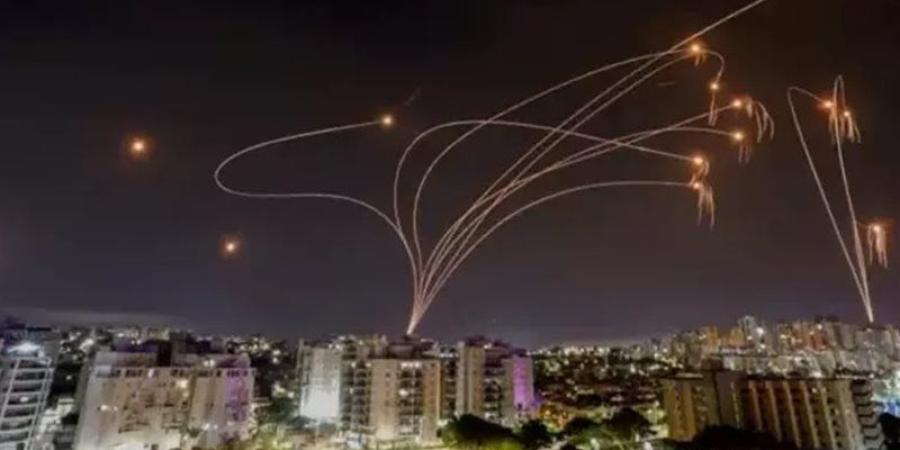 التلفزيون الإيراني: استهداف جسرين في مدينة بندر خمیر بمحافظة هرمزغان - المدينة برس