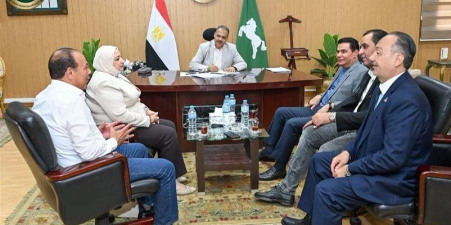 محافظ الشرقية يلتقي أعضاء مجلسي النواب والشيوخ لبحث مطالب وشكاوى المواطنين - المدينة برس