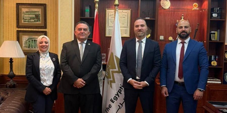 عمر رضوان يبحث مع الأمين العام لاتحاد أسواق المال تعزيز التعاون مع البورصات العربية - المدينة برس
