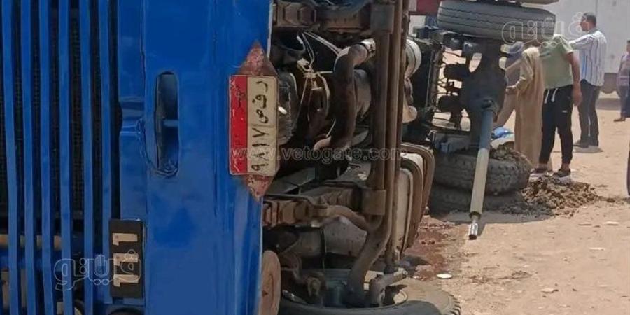 هبوط أرضي مفاجئ يتسبب في غرز سيارة بوتاجاز بالشرقية والأهالي يحذرون من تكرار الكارثة - المدينة برس