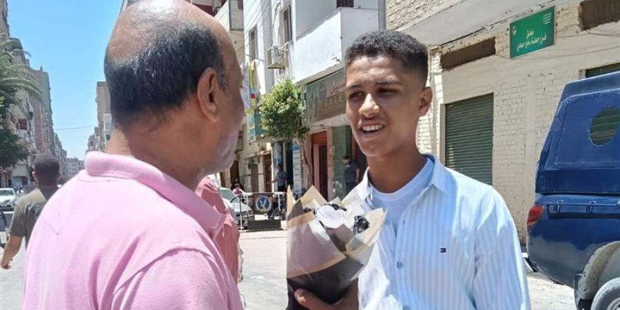 "الحمد لله الذي أذهب عنا الحزن"، فرحة عارمة بين طلاب قنا بعد انتهاء ماراثون الثانوية العامة (فيديو) - المدينة برس