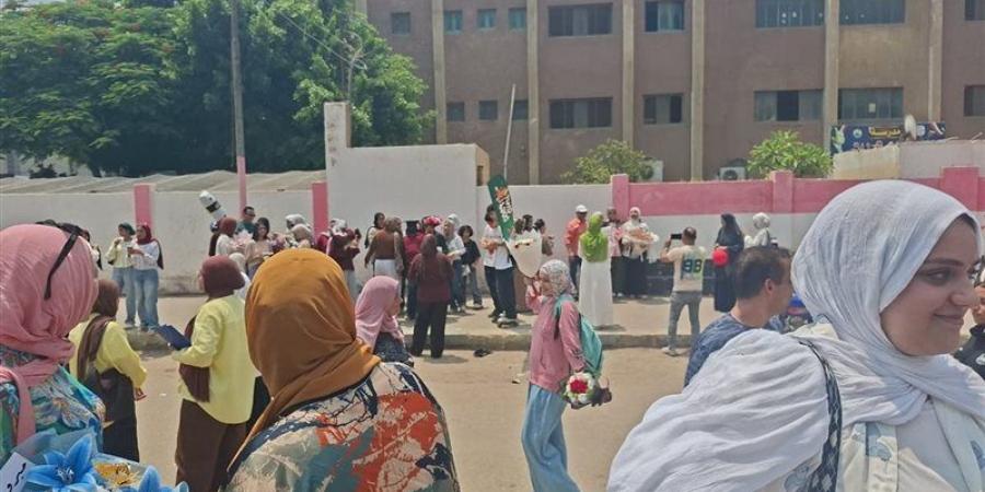بالألعاب النارية والزغاريد والورود، احتفالات ختام ماراثون الثانوية العامة بالقليوبية (فيديو) - المدينة برس
