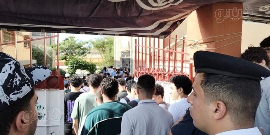 طلاب الثانوية العامة بالإسماعيلية يختتمون امتحانات نهاية العام بـ"الرياضيات والأحياء والإحصاء" - المدينة برس