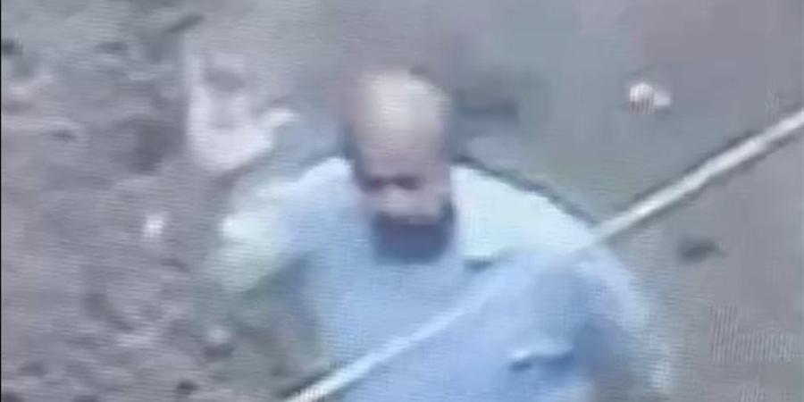 بسبب كاميرات المراقبة.. غضب في الغربية بعد رصد شخص يوجه إيحاءات منافية للآداب لجاره - المدينة برس