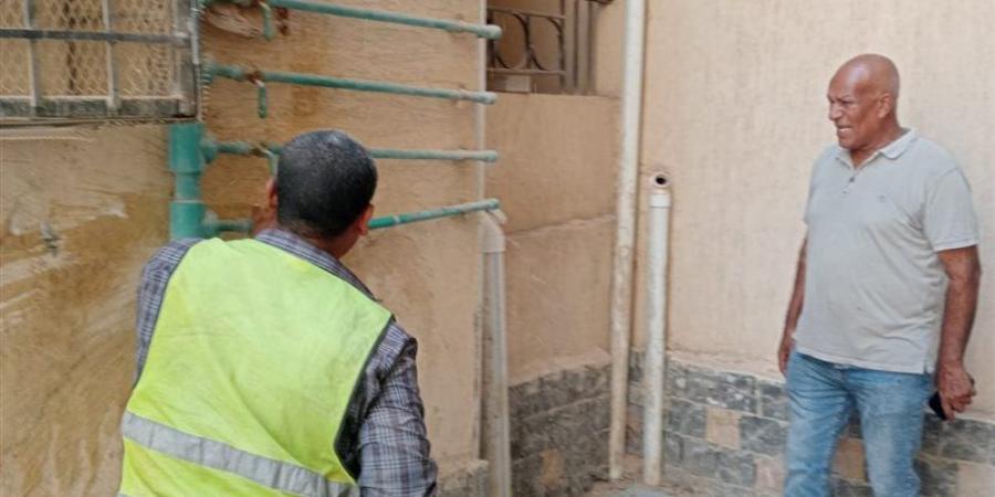 حملة لإزالة وصلات المياه المخالفة وتحصيل المديونيات بمدينة بدر - المدينة برس
