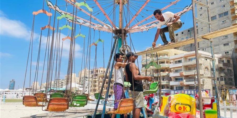 إزالة ألعاب خطرة لـ"ملاهي" مخالفة على شاطئ النخيل بالإسكندرية - المدينة برس