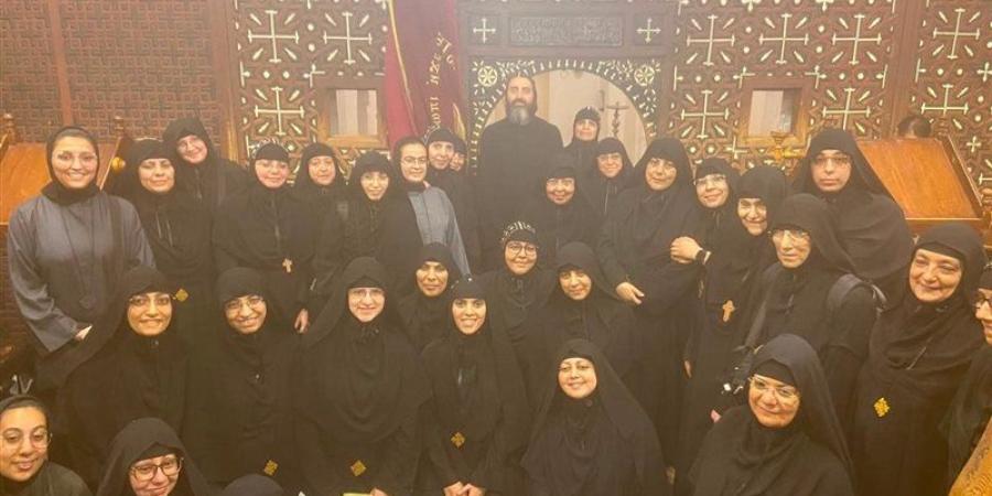70 راهبة من دير مارجرجس بمصر القديمة في زيارة روحية لجبل المحرق بأسيوط - المدينة برس