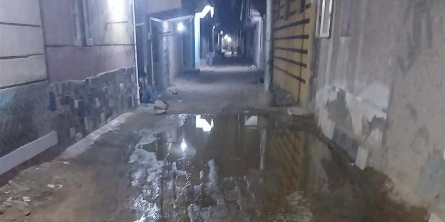 رائحة خانقة.. شوارع غارقة.. وشكاوى لا تنتهي.. مأساة أهالي برك الخيام من الصرف الصحي - المدينة برس