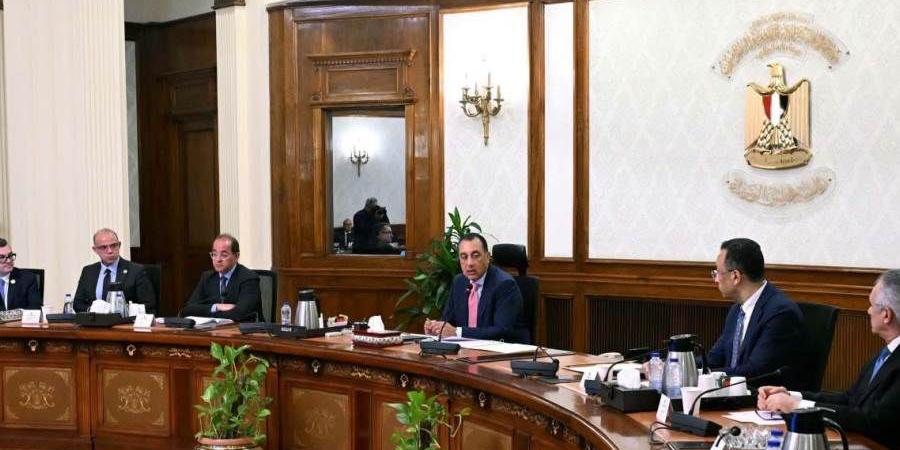 رئيس الوزراء يتابع تنفيذ تكليفات فخامة الرئيس بشأن التوسع في التحول الرقمي لحماية المال العام ورفع كفاءة مؤسسات الدولة - بوابة المدينة برس