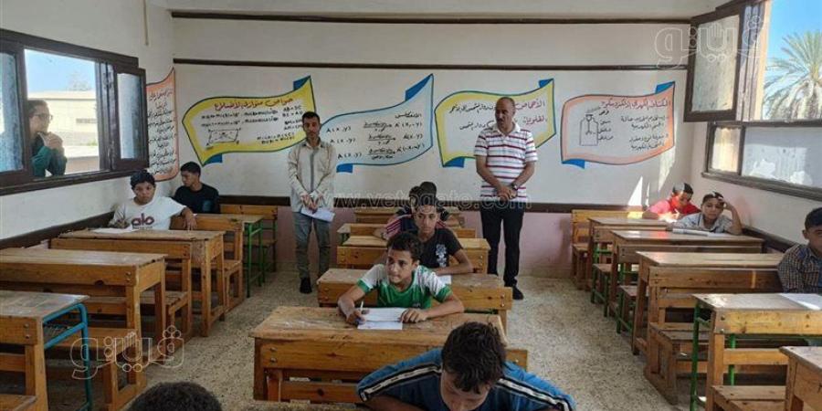 وكيل التعليم ببني سويف يتفقد لجان امتحانات الدور الثاني بمدرسة بدهل في سمسطا - المدينة برس