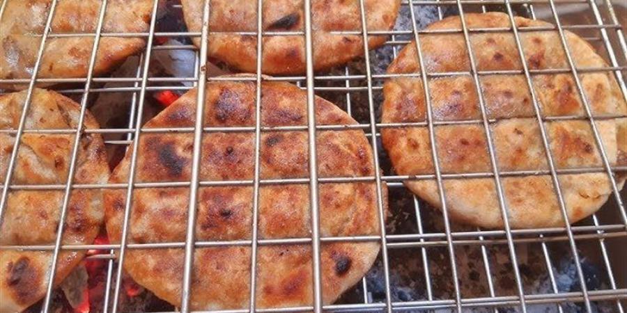 طريقة عمل الحواوشي على الفحم بتتبيلة مميزة - المدينة برس