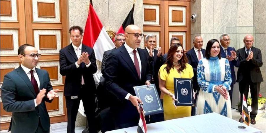 عبد اللطيف يوقع في برلين بروتوكول مع مؤسسة ساويرس لإنشاء 10 مدارس مصرية ألمانية للتكنولوجيا التطبيقية - المدينة برس