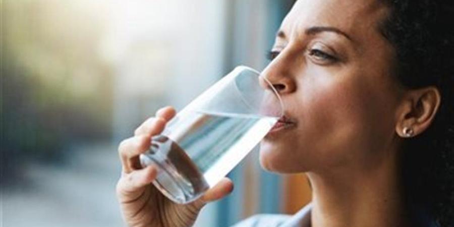 هل شرب الماء يعزز صحة القلب؟ أخصائي يجيب - المدينة برس