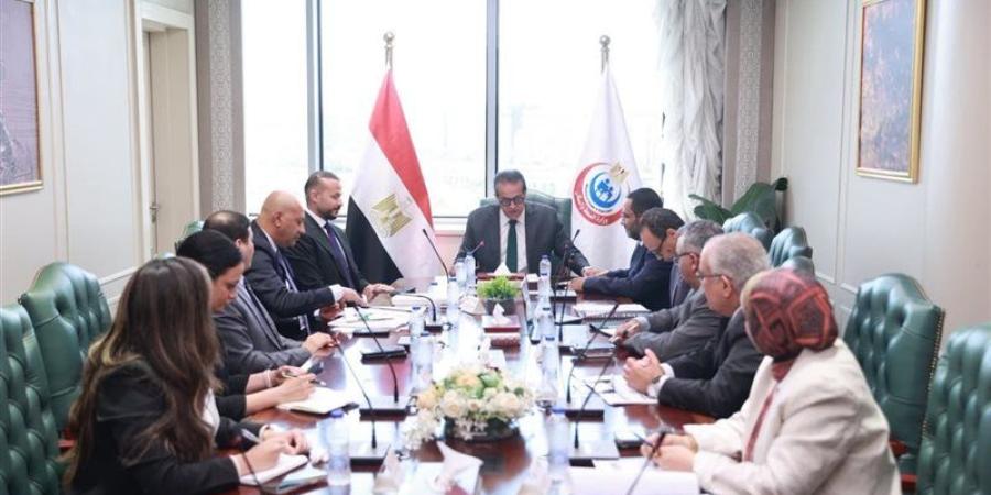 وزير الصحة يناقش تطوير مستشفى الفيوم العام وتعزيز المبادرات الرئاسية بالمحافظة - المدينة برس