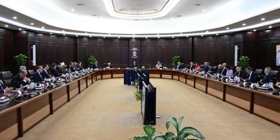 رئيس الوزراء: الحكومة تعمل على زيادة المخزون الاستراتيجي من المواد البترولية - المدينة برس