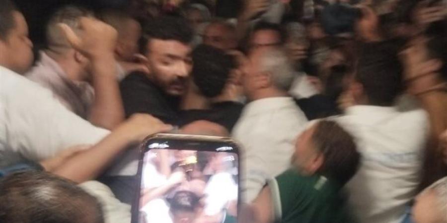 حالة من الفوضى في استقبال أحمد العوضي بإحدى سينمات "سان ستيفانو" بالإسكندرية (صور) - المدينة برس