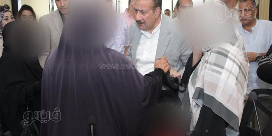 محافظ بورسعيد يستقبل 75 حالة إنسانية ضمن لقاءات "الخير" ويوجه بسرعة تلبية مطالب المواطنين - المدينة برس