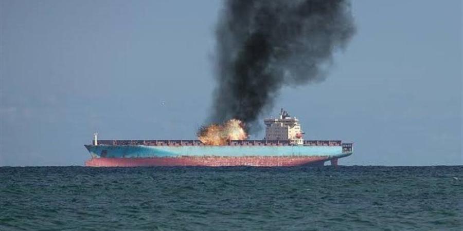 إيران: انفجار ناقلة نفط مخالفة بعد اصطدامها بلغم بحري في مضيق هرمز - المدينة برس