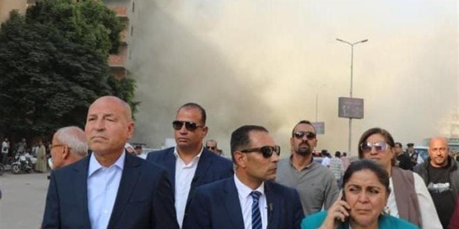 أثناء إشرافه على إزالة عقار مخالف بمؤسسة الزكاة، محافظ القاهرة يوضح أرقام تلقى بلاغات مخالفات البناء - المدينة برس