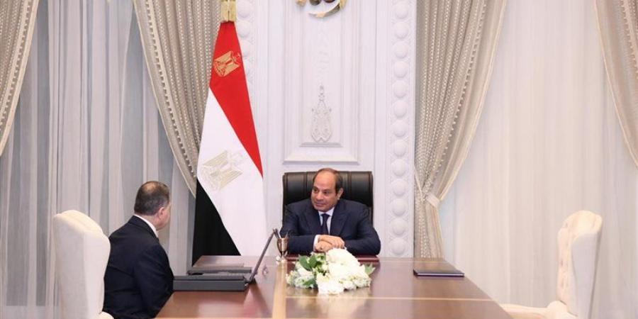 الرئيس السيسي يستقبل وزير الداخلية بمدينة العلمين (صورة) - المدينة برس