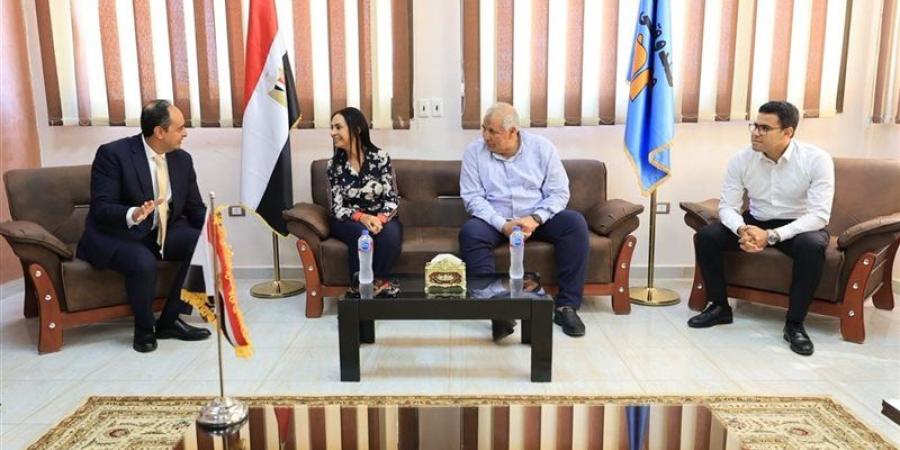 وزيرة التضامن تتابع جهود مركز "العزيمة" وتدعو عمد ومشايخ مطروح لدعم المتعافين - المدينة برس