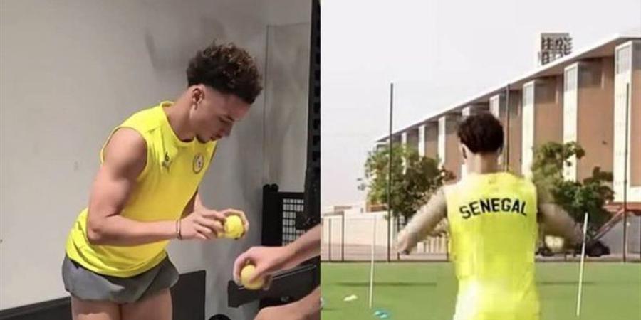 لاعب منتخب المغرب يستفز الجماهير بقميص السنغال - المدينة برس