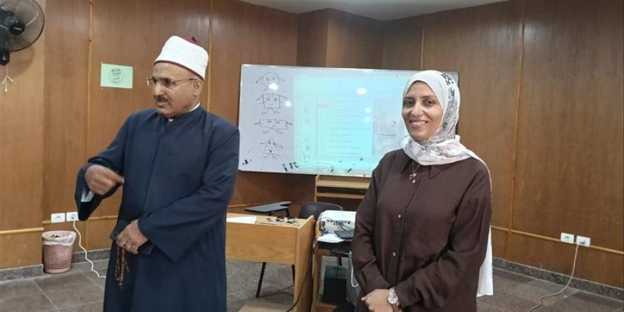 رئيس منطقة الإسماعيلية الأزهرية يتابع البرنامج التدريبي لمعلمي الرياضيات - المدينة برس
