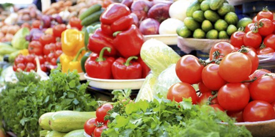 سعر الخضار اليوم، انخفاض جديد في الطماطم وارتفاع الليمون 10 جنيهات - المدينة برس