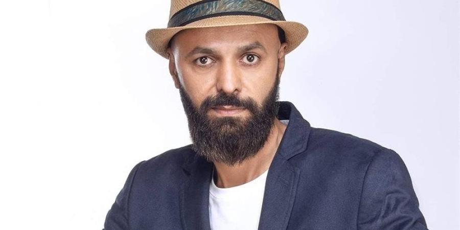 فريق طبي يتابع حالته، إصابة الشاعر عادل سلامة بأزمة صحية مفاجئة ونقله للمستشفى - المدينة برس