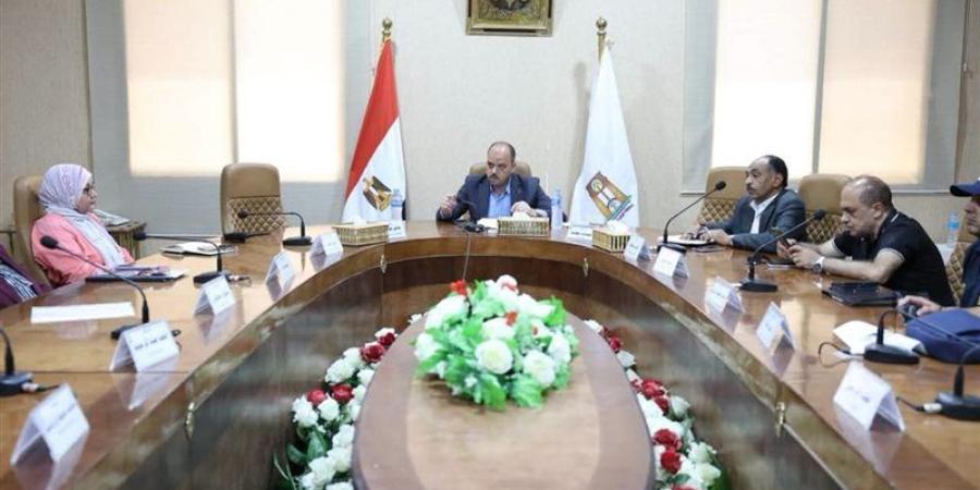 نائب محافظ الوادى الجديد يوجه بسرعة انتهاء مشروعات"حياة كريمة" بالفرافرة - المدينة برس