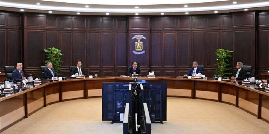 الحكومة تتحرك لضبط السوشيال ميديا.. تشريعات جديدة وغرامات أكبر في الطريق - المدينة برس