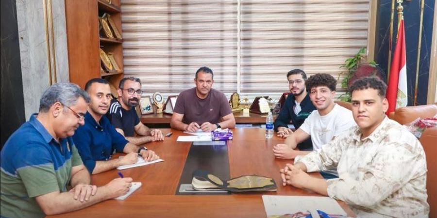 رئيس جامعة المنصورة الأهلية يكرم المتفوقين رياضيًا ويهديهم منحًا دراسية - المدينة برس