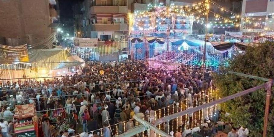طالبين المدد، 100 ألف زائر يشعلون الليلة الختامية لمولد "السلطان الفرغل" بأسيوط (فيديو) - المدينة برس