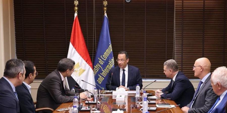 وزير الاتصالات يبحث مع "سيستمز ليمتد" تحويل مصر إلى مركز عالمي لتصدير الخدمات الرقمية - المدينة برس
