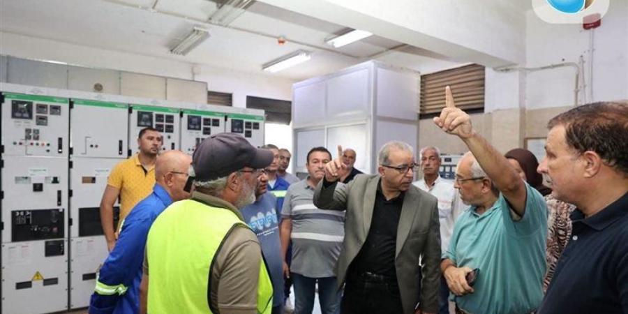 رئيس الصرف الصحي بالإسكندرية يتفقد محطة رفع السيوف - المدينة برس