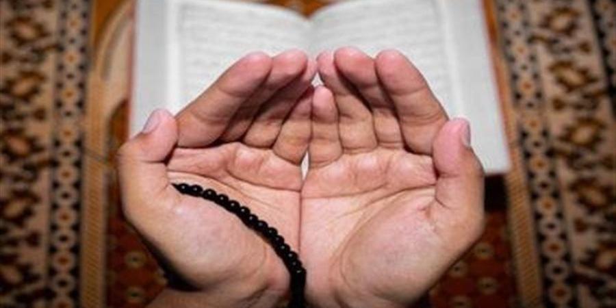 هل دعاء المظلوم على الظالم يعود عليه؟ أمين الفتوى يجيب - المدينة برس