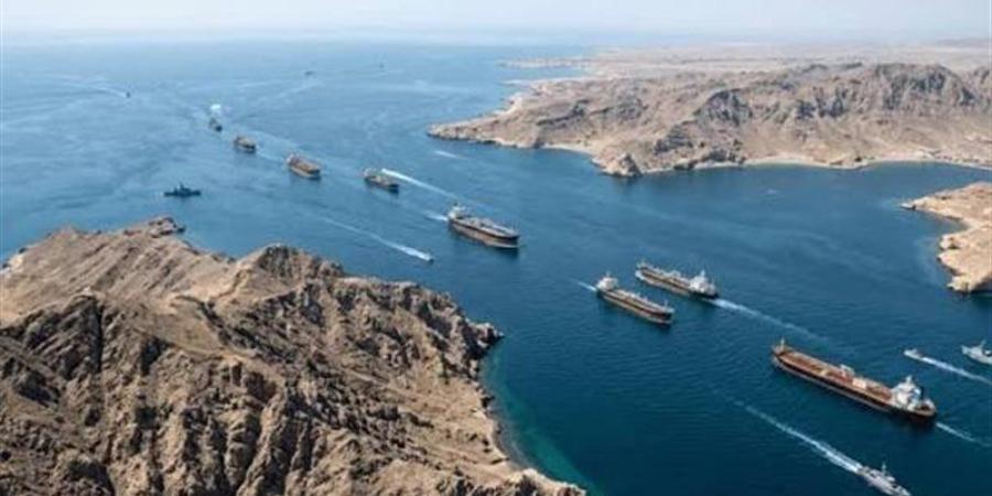 إعلام إسرائيلي: إيران تراجعت عن مطلب فرض رسوم عبور في مضيق هرمز - المدينة برس