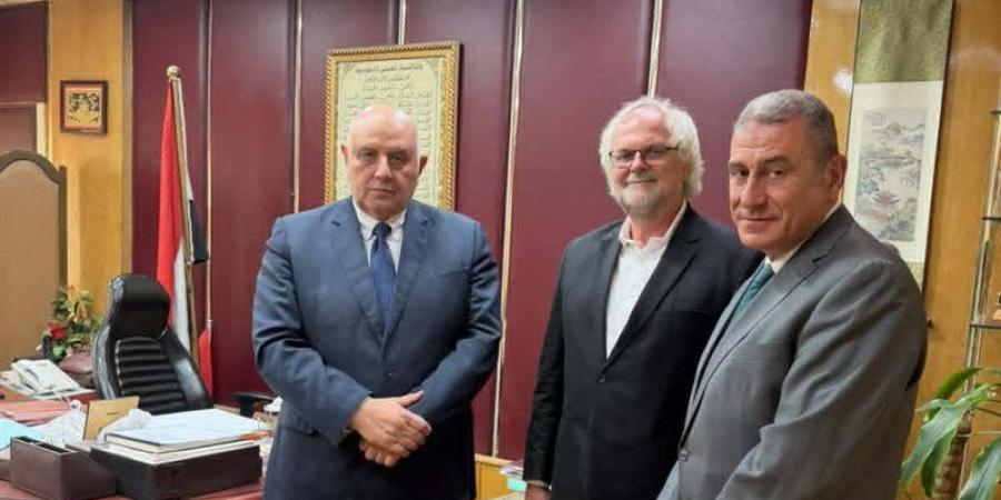 رئيس الإذاعة يستقبل السفير البولندي في القاهرة - المدينة برس